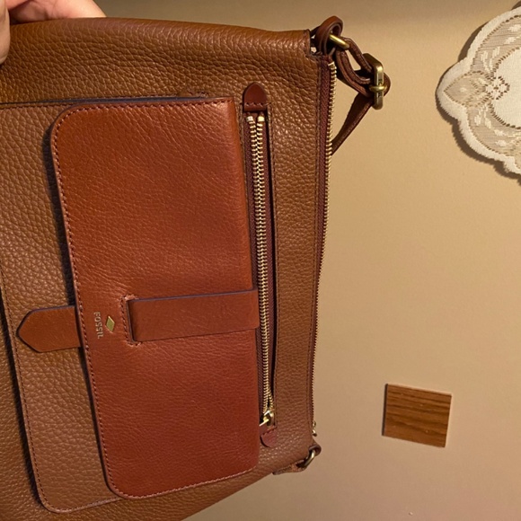 Fossil Crossbody - Picture 3 of 4